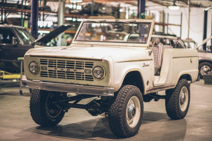  Ford Bronco Derelict Roadster by ICON 2018 года  (фото 16 из 29)